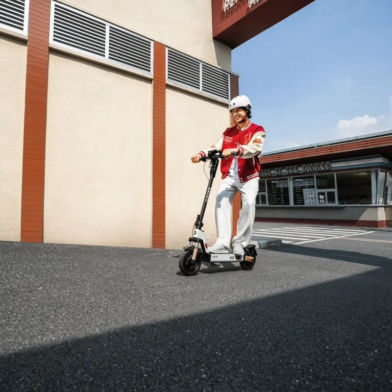NAVEE G5 Pro secondary lifestyle or convenience context